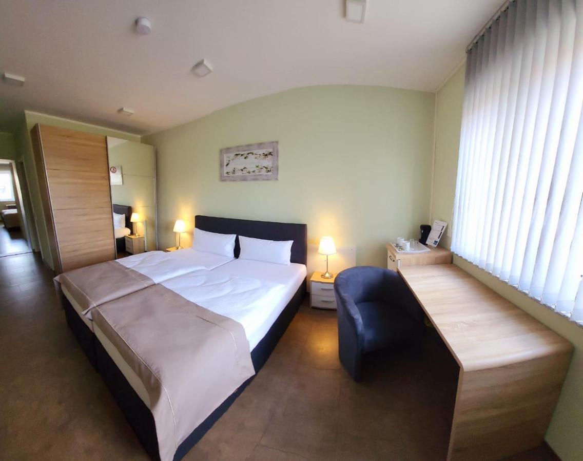 Lutz Motel Падерборн Экстерьер фото